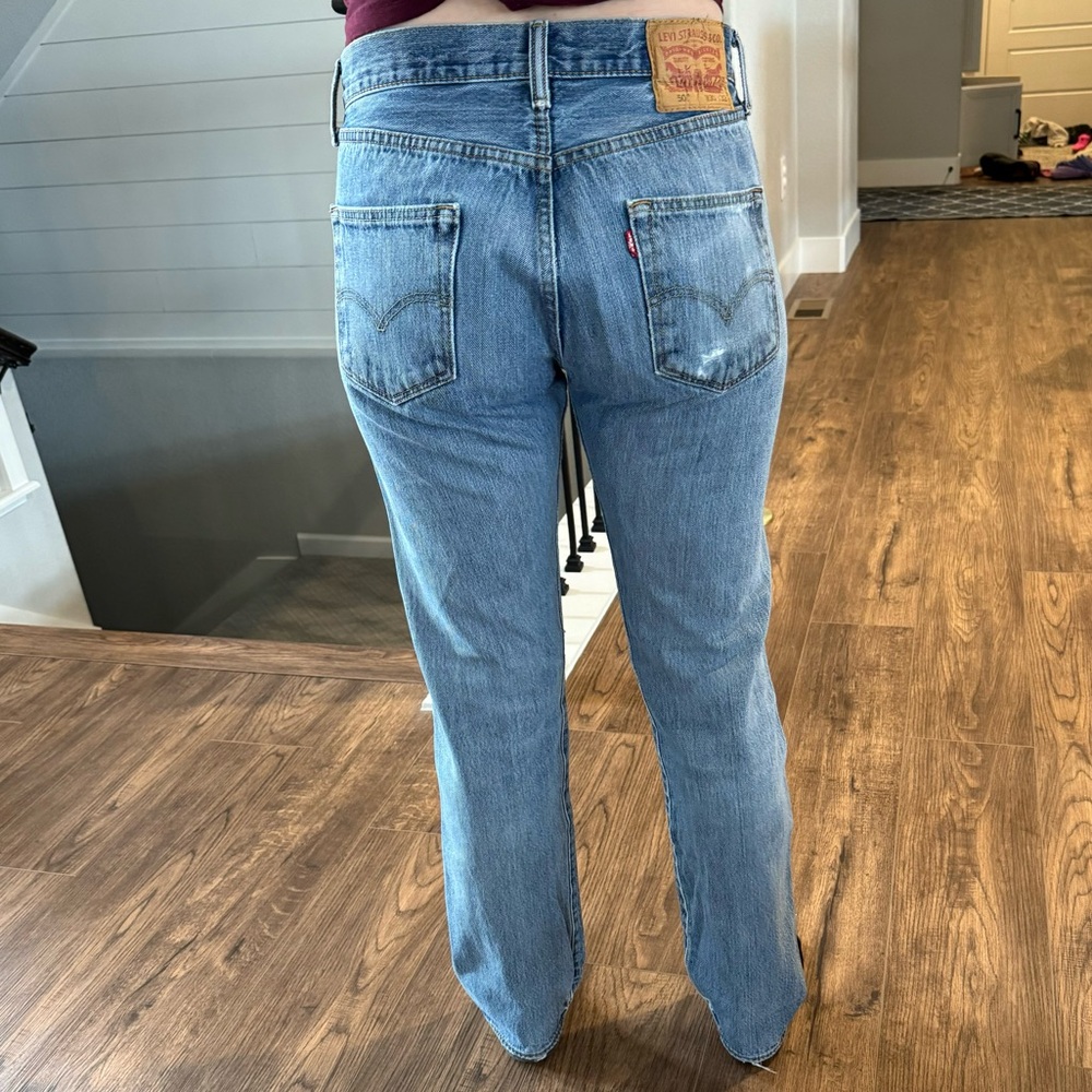 Vintage LEVI'S 501 Original distressed jeans. Mid Rise Blue Denim Size W 30 L 32